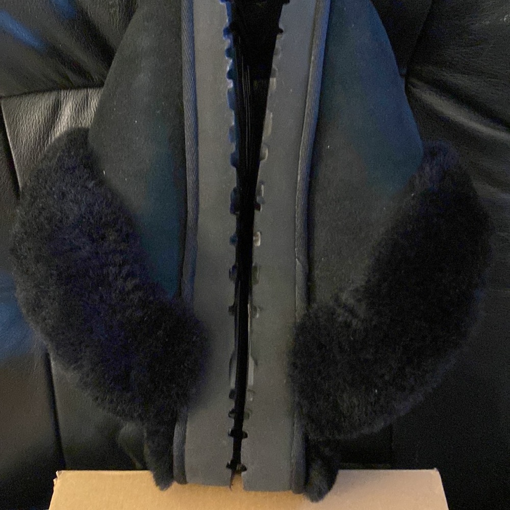 Ugg Classic Slipper Ii - image 4